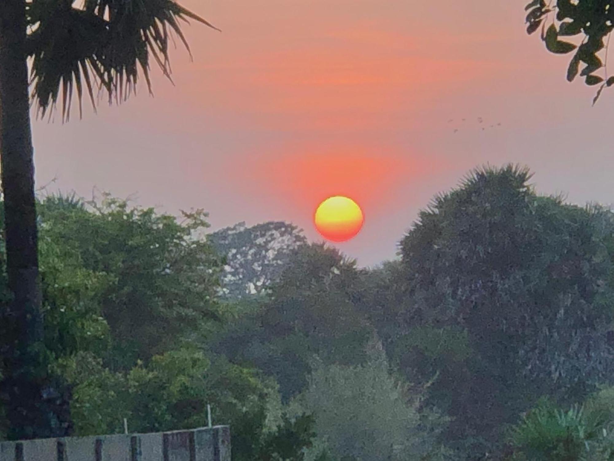 ארוגם Sunset View Beach Hotel מראה חיצוני תמונה