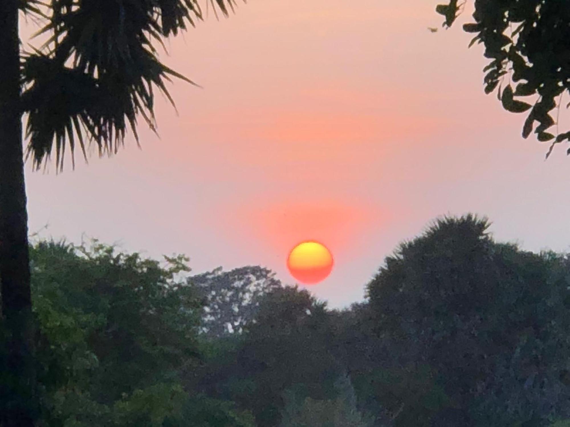 ארוגם Sunset View Beach Hotel מראה חיצוני תמונה